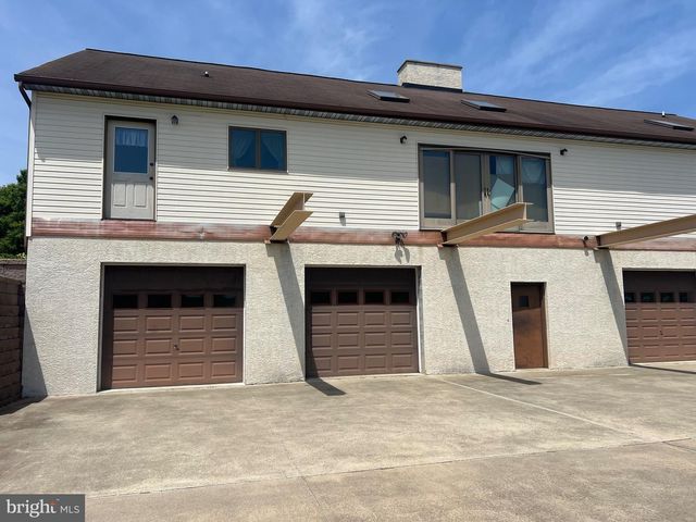 344 HALLMAN MILL RD, Phoenixville, PA 19460