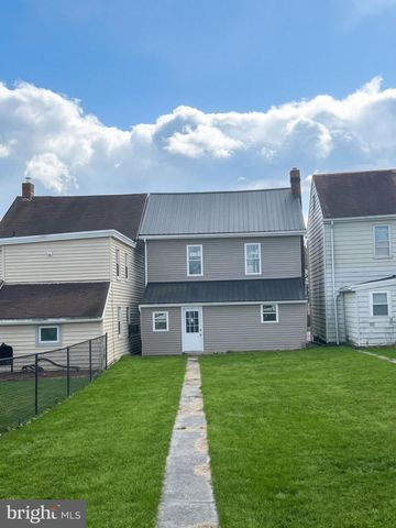 69 MAIN ST, Womelsdorf, PA 19567