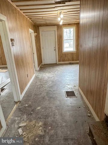 69 MAIN ST, Womelsdorf, PA 19567