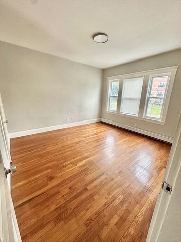 29 Nichols 1, Everett, MA 02149
