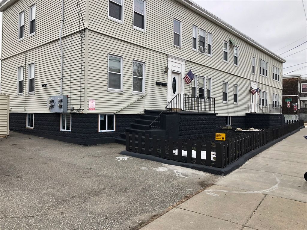29 Nichols 1, Everett, MA 02149