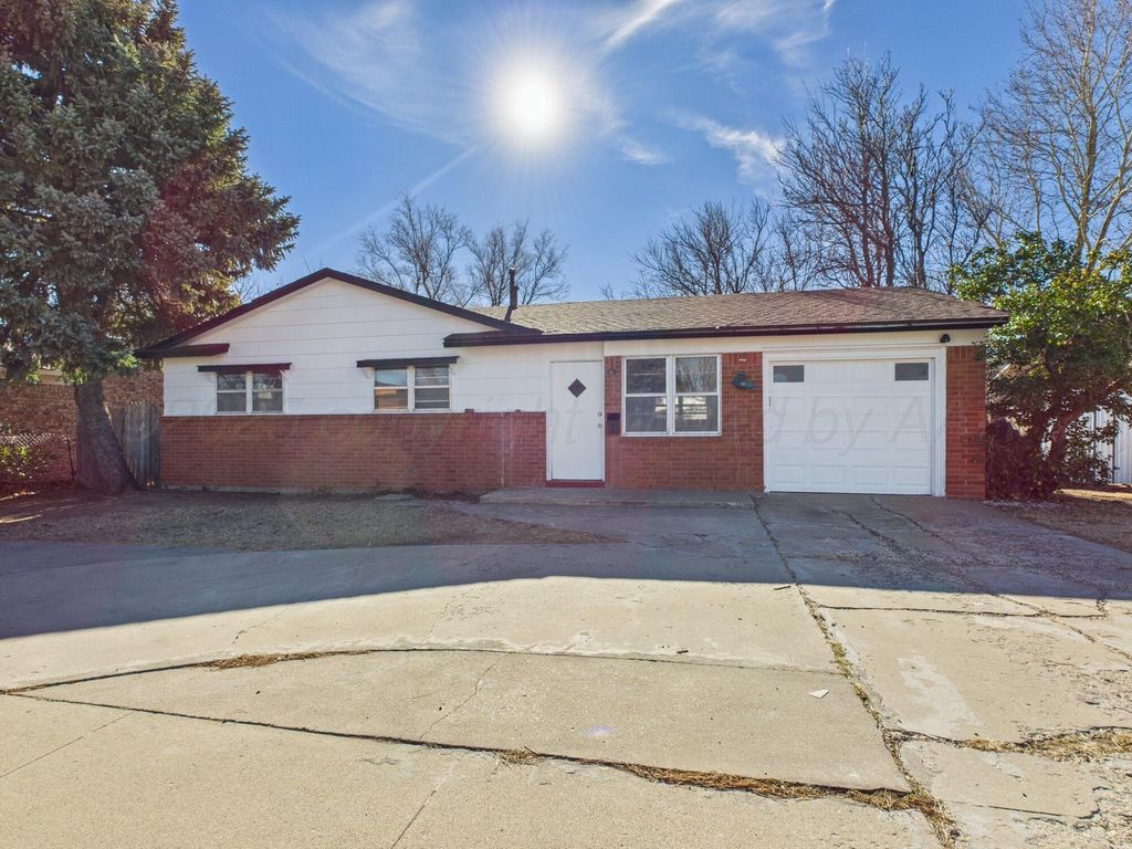 1002 NE 4TH Street, Dumas, TX 79029