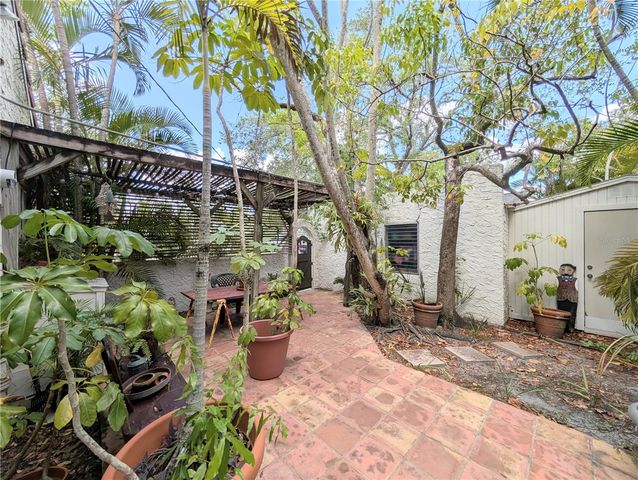 1701 SIESTA DRIVE, Sarasota, FL 34239