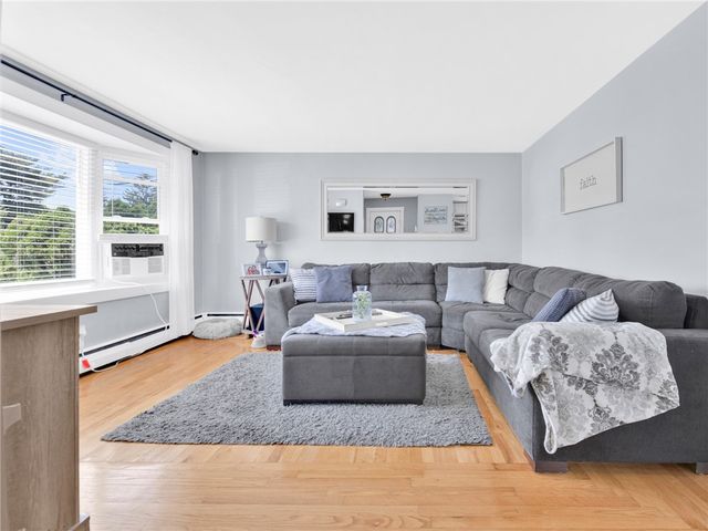 59 N Williams Street, Johnston, RI 02919