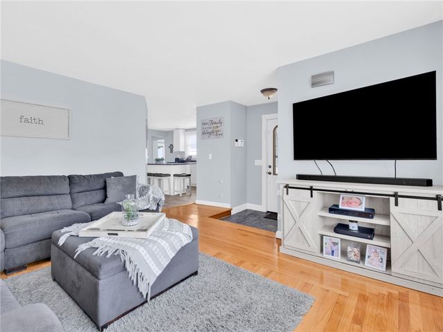 59 N Williams Street, Johnston, RI 02919