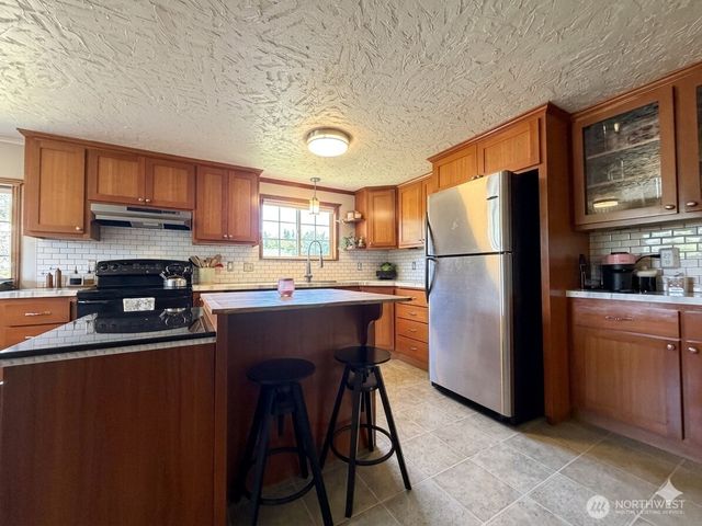 260 Lincoln Avenue E, Tenino, WA 98589