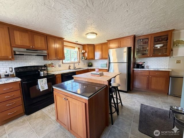 260 Lincoln Avenue E, Tenino, WA 98589