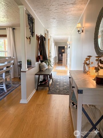 260 Lincoln Avenue E, Tenino, WA 98589