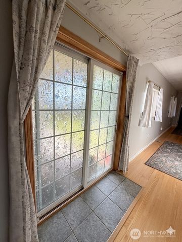 260 Lincoln Avenue E, Tenino, WA 98589