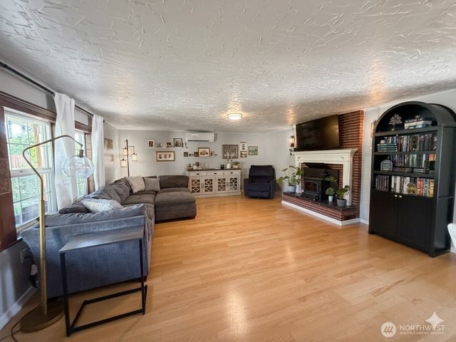 260 Lincoln Avenue E, Tenino, WA 98589