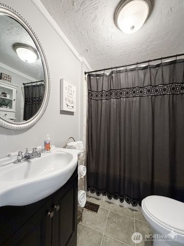 260 Lincoln Avenue E, Tenino, WA 98589