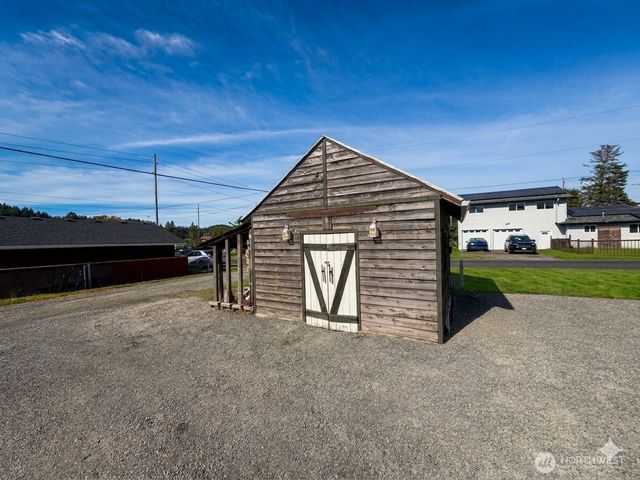 260 Lincoln Avenue E, Tenino, WA 98589