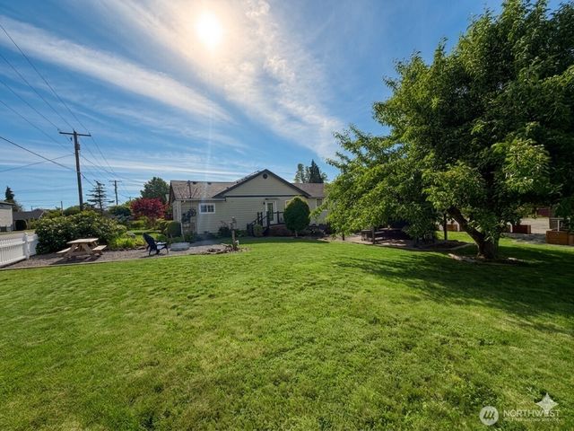 260 Lincoln Avenue E, Tenino, WA 98589