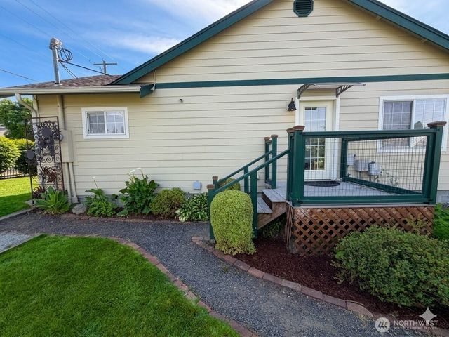260 Lincoln Avenue E, Tenino, WA 98589