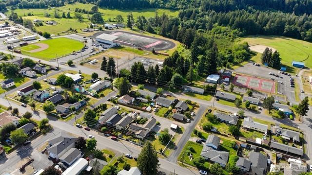260 Lincoln Avenue E, Tenino, WA 98589