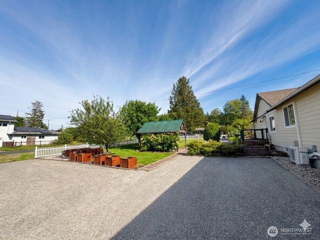260 Lincoln Avenue E, Tenino, WA 98589