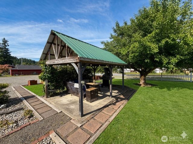 260 Lincoln Avenue E, Tenino, WA 98589