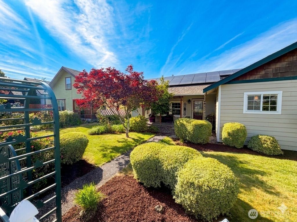 260 Lincoln Avenue E, Tenino, WA 98589