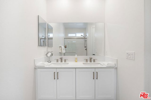 768 Daniel Freeman Circle, Inglewood, CA 90301