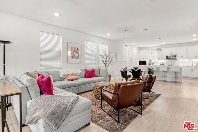 768 Daniel Freeman Circle, Inglewood, CA 90301