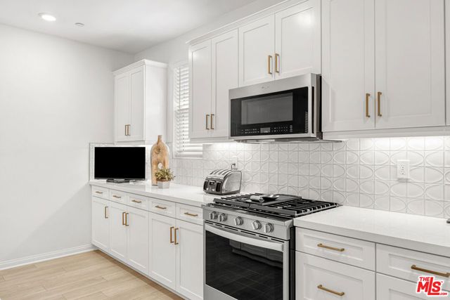 768 Daniel Freeman Circle, Inglewood, CA 90301