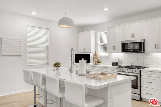 768 Daniel Freeman Circle, Inglewood, CA 90301