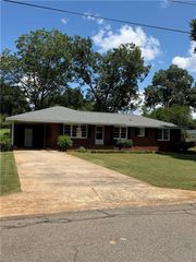 41 Larkwood Circle, Cartersville, GA 30120
