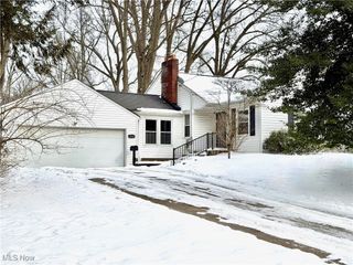 3045 N Oak Hill Road, Silver Lake, OH 44224