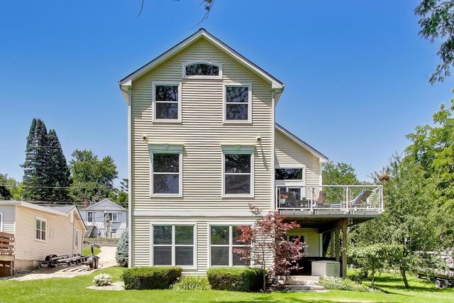 36785 N Lake Street, Ingleside, IL 60041