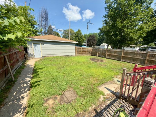 243 Winifred Street E, Saint Paul, MN 55107