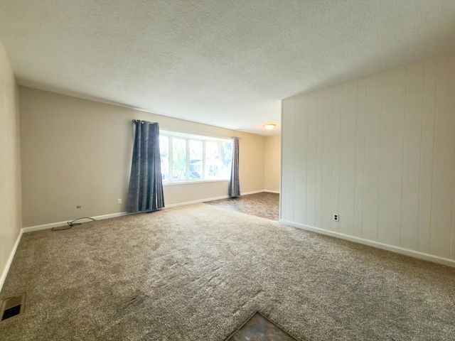 243 Winifred Street E, Saint Paul, MN 55107