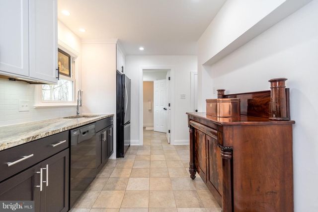 3645 APPLEBUTTER RD, Fountainville, PA 18923