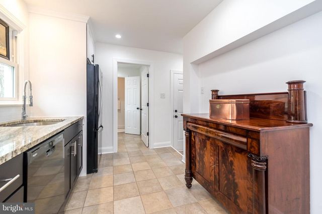 3645 APPLEBUTTER RD, Fountainville, PA 18923