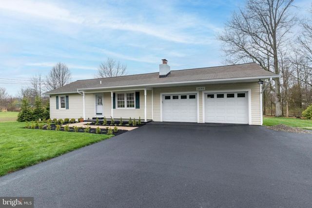 3645 APPLEBUTTER RD, Fountainville, PA 18923