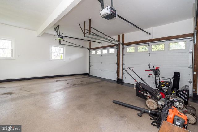 3645 APPLEBUTTER RD, Fountainville, PA 18923