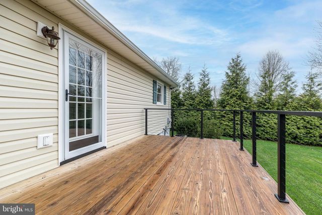 3645 APPLEBUTTER RD, Fountainville, PA 18923