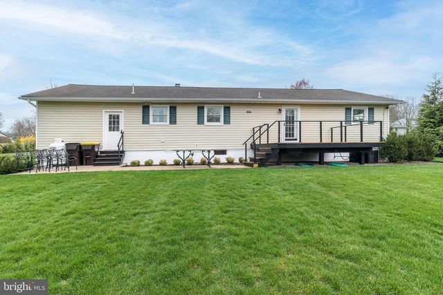 3645 APPLEBUTTER RD, Fountainville, PA 18923