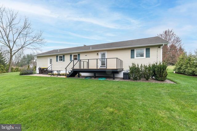 3645 APPLEBUTTER RD, Fountainville, PA 18923