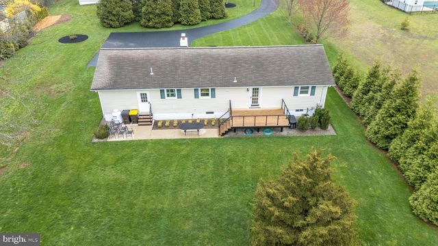 3645 APPLEBUTTER RD, Fountainville, PA 18923