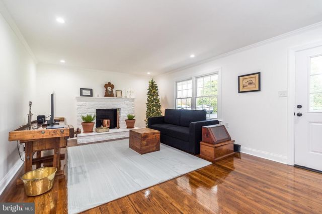 3645 APPLEBUTTER RD, Fountainville, PA 18923