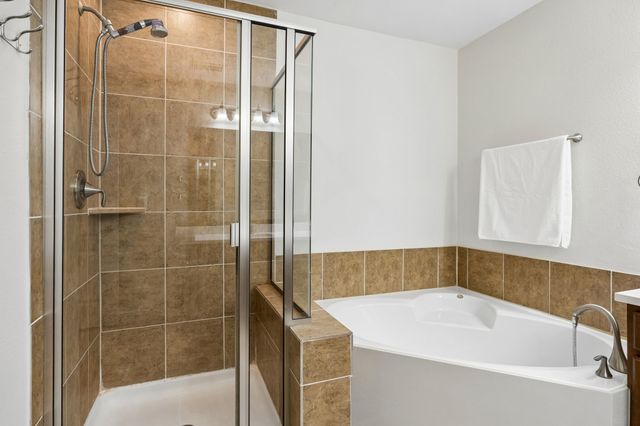 6816 Carrington Lane, Fort Worth, TX 76137