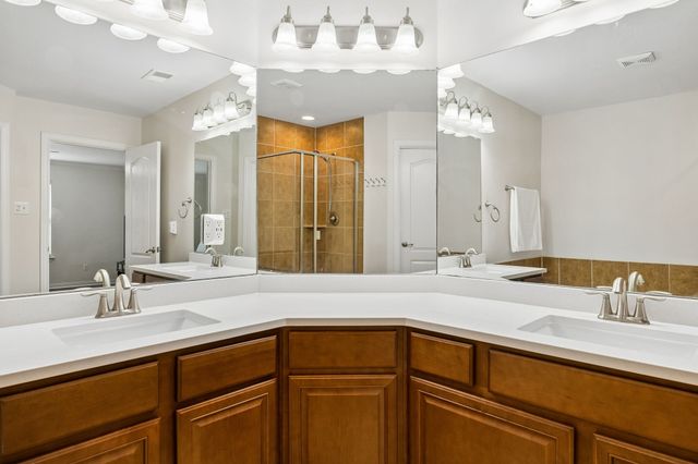 6816 Carrington Lane, Fort Worth, TX 76137