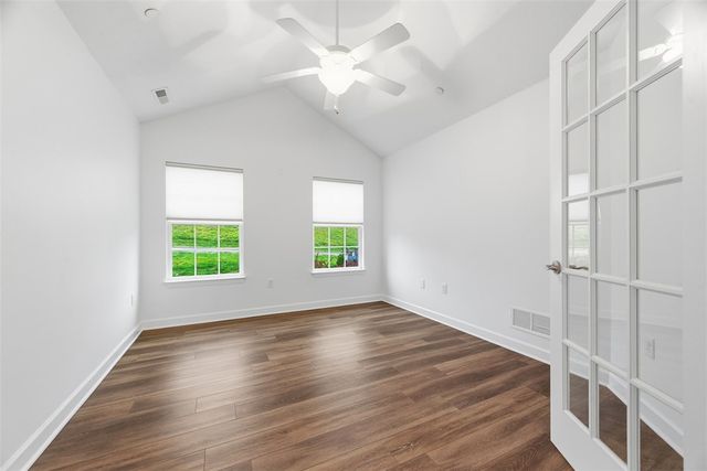 400 Spring Valley Dr, Jackson Twp, PA 16063