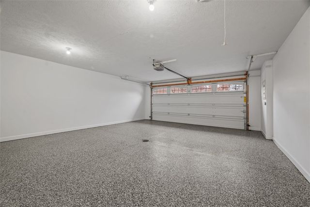 400 Spring Valley Dr, Jackson Twp, PA 16063