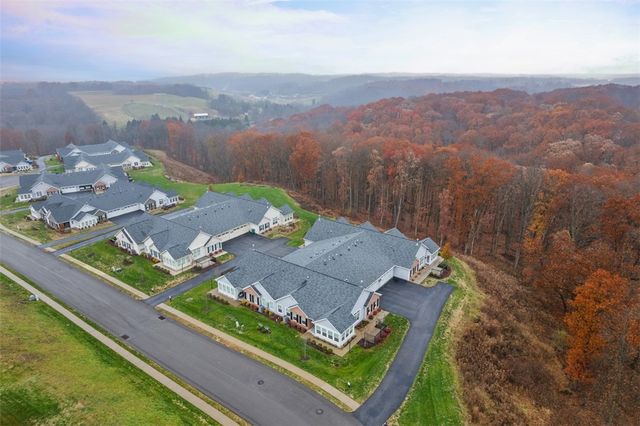 400 Spring Valley Dr, Jackson Twp, PA 16063