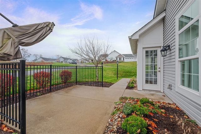 400 Spring Valley Dr, Jackson Twp, PA 16063