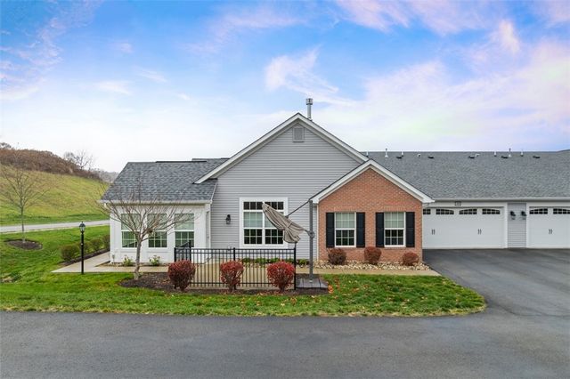 400 Spring Valley Dr, Jackson Twp, PA 16063