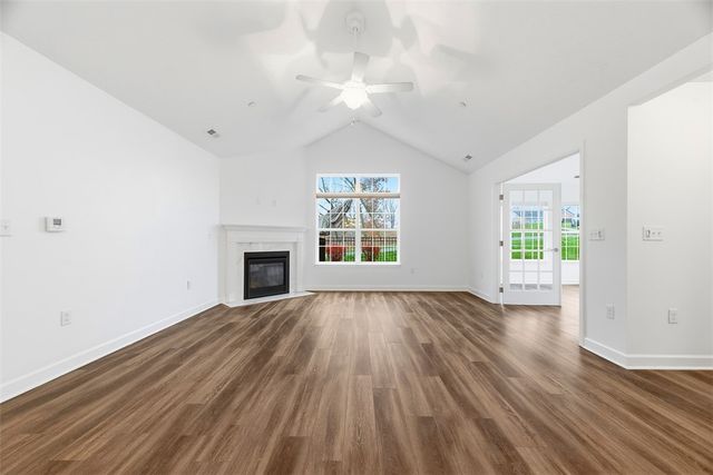 400 Spring Valley Dr, Jackson Twp, PA 16063