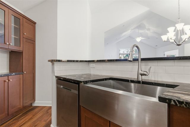 400 Spring Valley Dr, Jackson Twp, PA 16063