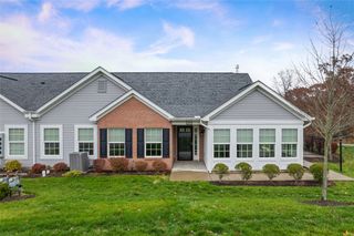 400 Spring Valley Dr, Jackson Twp, PA 16063